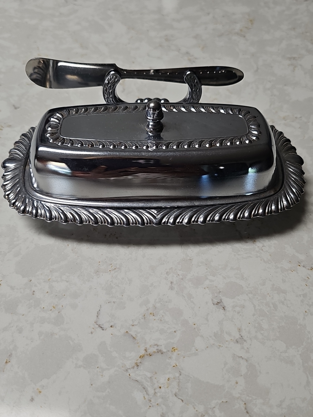 Irvinware Classic Silver Butter Dish with Lid and Spreader
